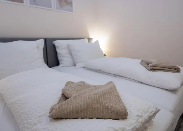 Spacious Prater L Ac L Sleeps 4